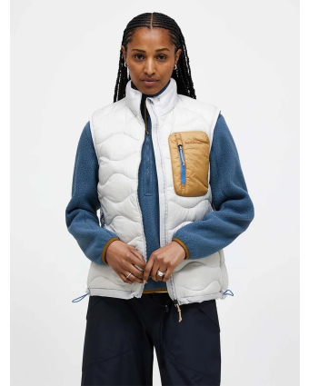 Peak Performance g79846_sand_fog_n36_on-model_front_image_dames_normaal_3.png